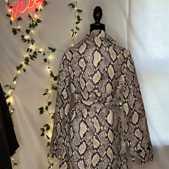 Choosy Faux Snakeskin Front Tie Trench Coat Size Small - Picture 4 of 4